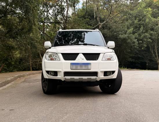 MITSUBISHI PAJERO TR4 2.0 4X4 16V 140CV FLEX 4P AUTOMÁTICO MITSUBISHI PAJERO TR4 2.0 4X4 16V 140CV FLEX 4P AUTOMÁTICO